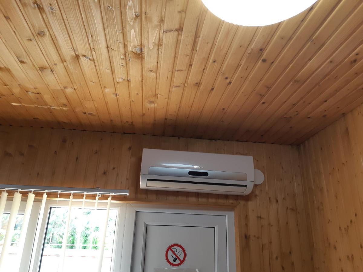 Отель Маленький Рай Zatoka Εξωτερικό φωτογραφία